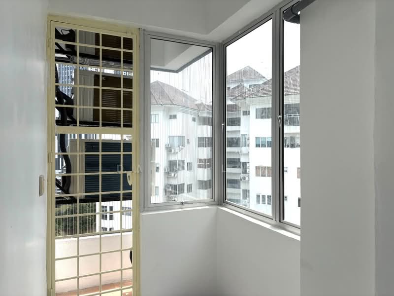 Awana Puri untuk Untuk Disewa - RM 2,200 /bulan, Mac 2026 - Balcony - PropertyGuru.com.my