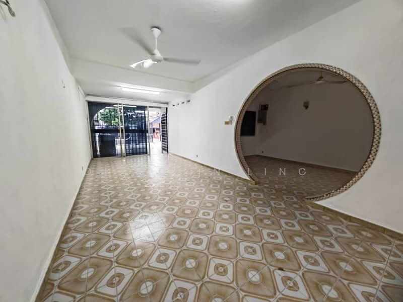 2-storey Terraced House for Rent in Johor Bahru (Johor) - Ong Chin Ling - Living Room - PropertyGuru.com.my