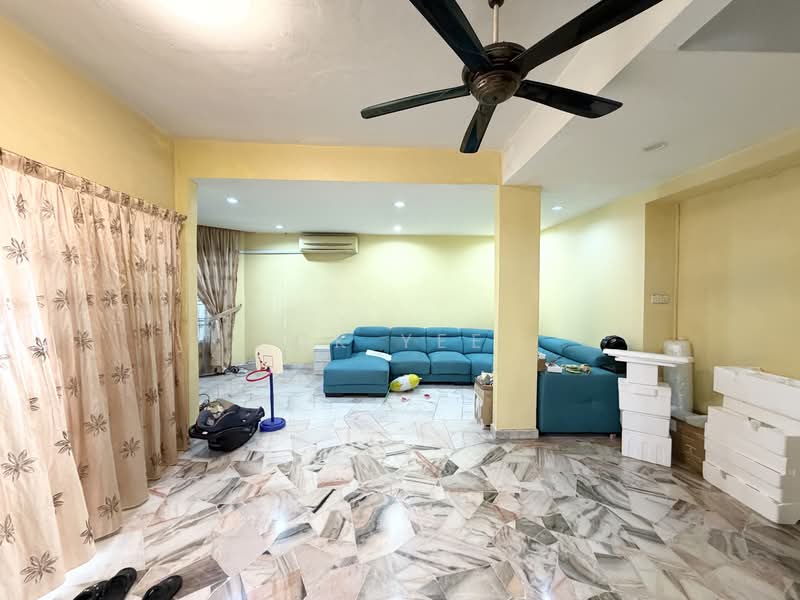 2-storey Terraced House for Sale in Bandar Baru Sri Petaling (Sri Petaling) - CK Yee - Living Room - PropertyGuru.com.my