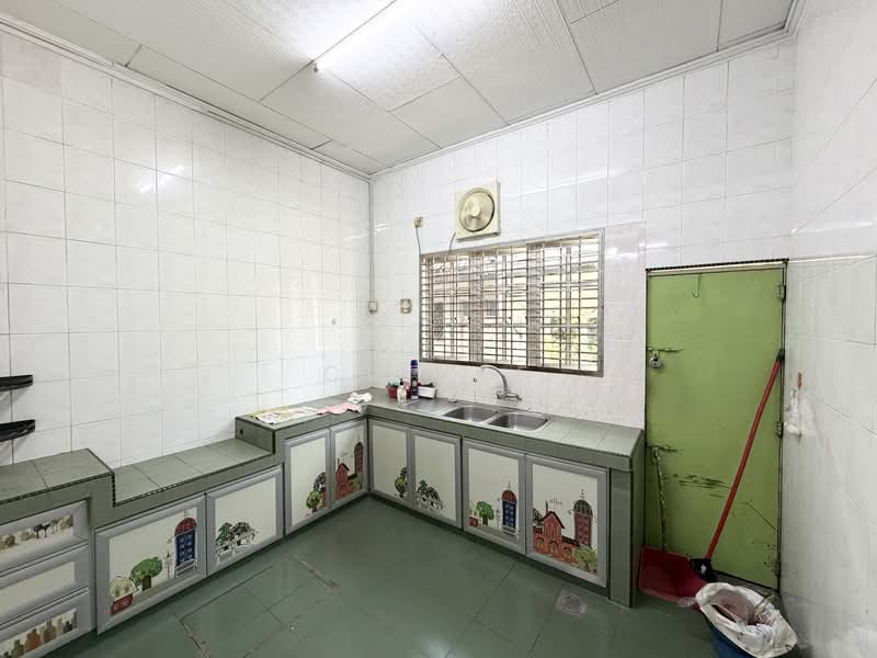 2-storey Terraced House for Sale in Bandar Baru Sri Petaling (Sri Petaling) - CK Yee - Kitchen - PropertyGuru.com.my