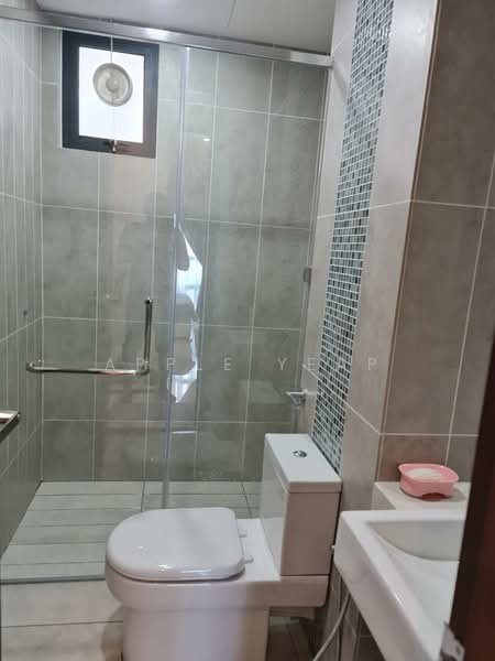 Condominium for Rent at Queens Residences Q1 @ Queens Waterfront - Apple Yeap - Bathroom - PropertyGuru.com.my
