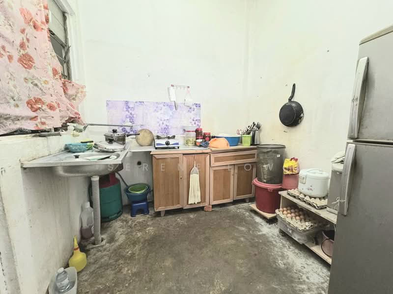 Flat for Sale at Taman Pulai Utama - Serene Low - Kitchen - PropertyGuru.com.my