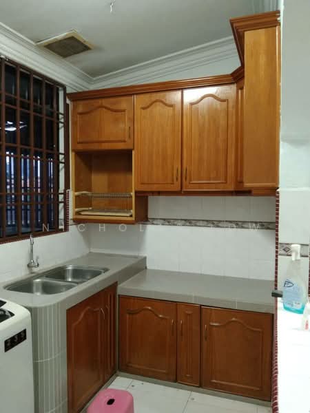 1-storey Terraced House for Rent in Taman Pelangi (Johor Bahru) - Nicholas Low - Kitchen - PropertyGuru.com.my