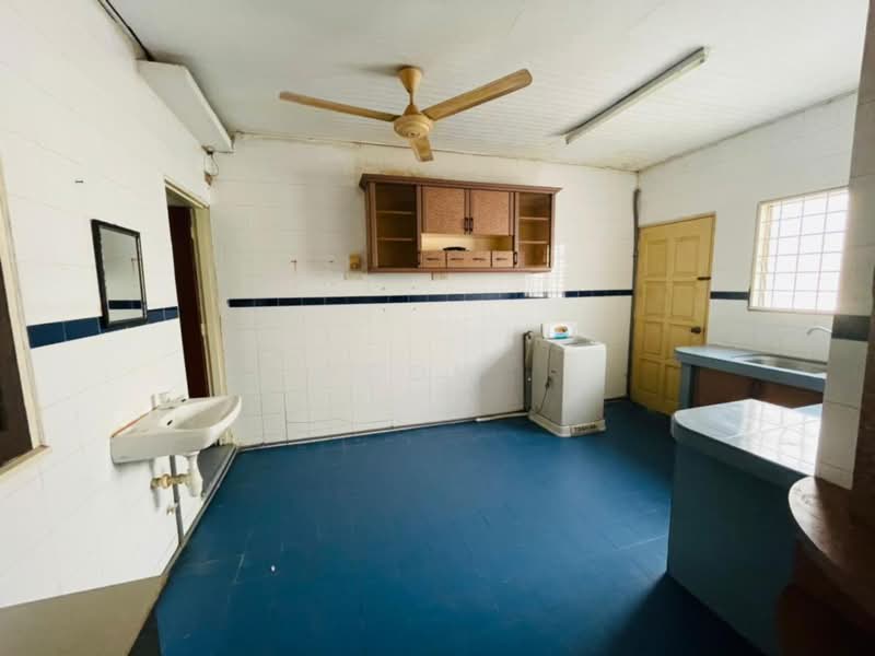 2-storey Terraced House for Rent in Bukit Beruang (Bukit Baru) - Woon . - Kitchen - PropertyGuru.com.my