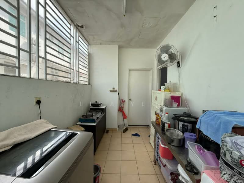 2-storey Terraced House for Rent in Taman Seri Austin (Tebrau) - Lisa Yeo - Kitchen - PropertyGuru.com.my