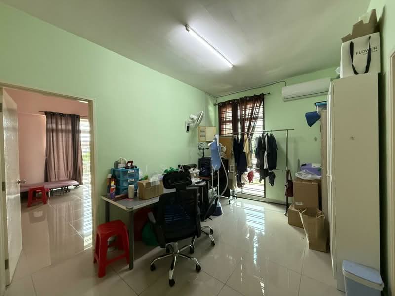 2-storey Terraced House for Rent in Taman Seri Austin (Tebrau) - Lisa Yeo - Study - PropertyGuru.com.my