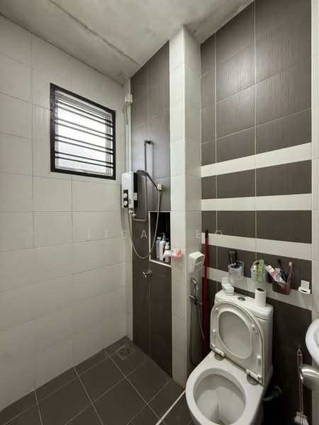 2-storey Terraced House for Rent in Taman Seri Austin (Tebrau) - Lisa Yeo - Bathroom - PropertyGuru.com.my
