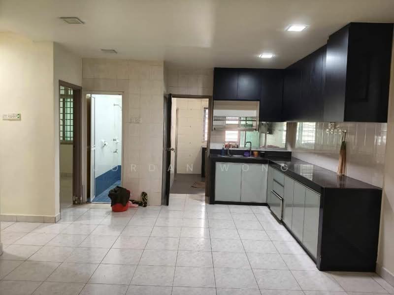 2.5-storey Terraced House for Sale in Taman Bukit Tiram (Ulu Tiram) - Jordan Wong - Kitchen - PropertyGuru.com.my