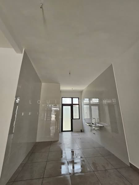2-storey Terraced House for Sale in Taman Mount Austin (Tebrau) - Louis Chin - Kitchen - PropertyGuru.com.my