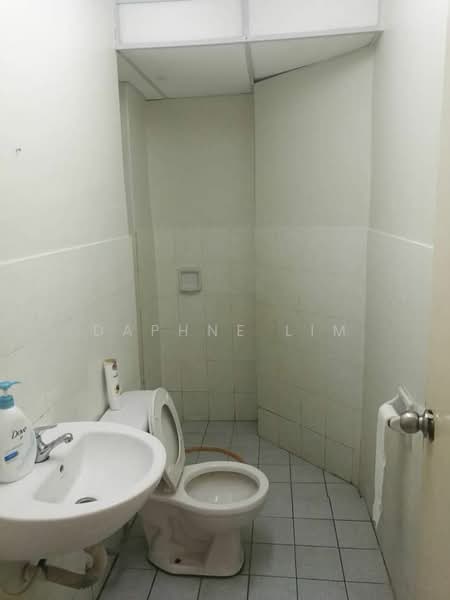 Apartment for Sale at Jalil Damai Apartments - Daphne Lim - Bathroom - PropertyGuru.com.my