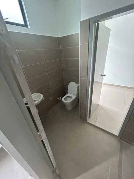 Terraced House for Rent in Taman Ponderosa (Johor Bahru) - Jemie . - Bathroom - PropertyGuru.com.my