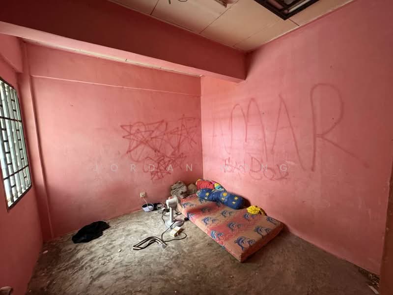 Flat Tasek 64 untuk Untuk Dijual - RM 155,000, Mac 2026 - Bedroom - PropertyGuru.com.my