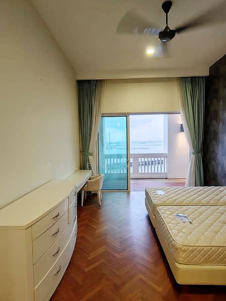 Service Residence for Sale at Straits Quay (The Suites at Waterside) - Allen Yeoh - Bedroom - PropertyGuru.com.my