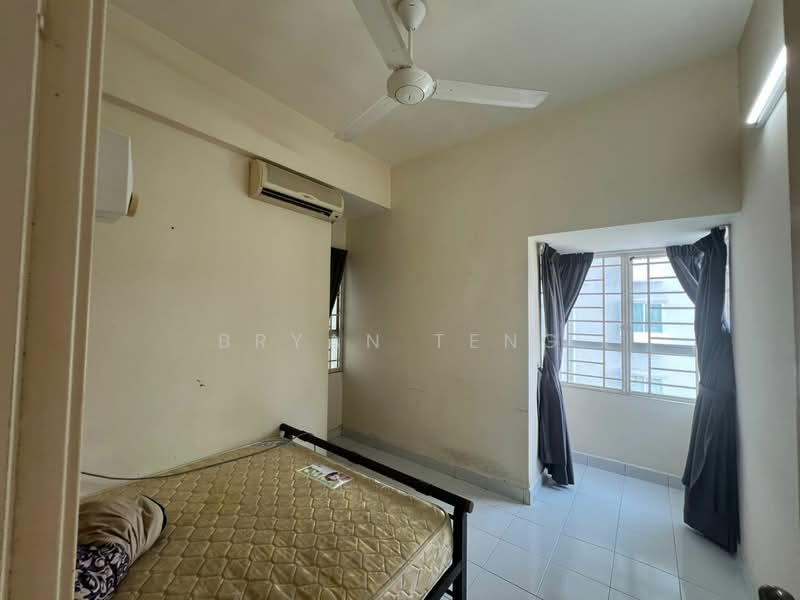Apartment for Rent at University Place (Plaza Ivory) - Bryan Teng - Bedroom - PropertyGuru.com.my
