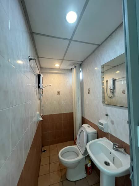 Apartment for Rent at University Place (Plaza Ivory) - Bryan Teng - Bathroom - PropertyGuru.com.my