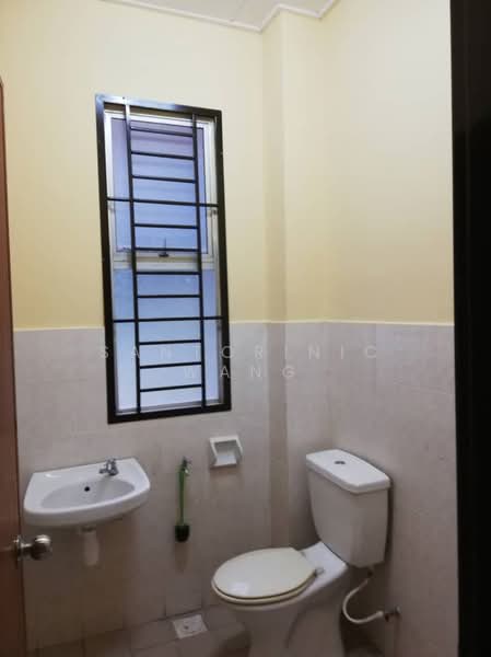 2-storey Terraced House for Sale in Bandar Putra (Kulai) - Santorinic Wang - Bathroom - PropertyGuru.com.my