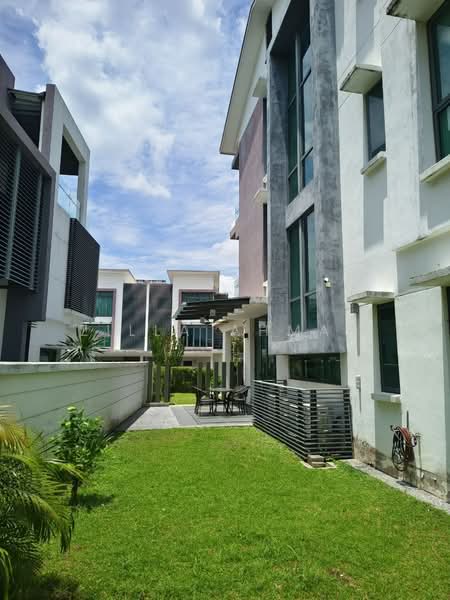 Bungalow for Sale in Cyberjaya (Selangor) - Zilla Ahmad - Exterior - PropertyGuru.com.my