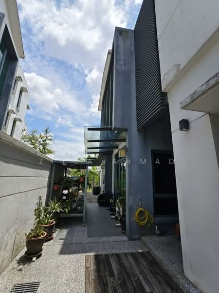 Bungalow for Sale in Cyberjaya (Selangor) - Zilla Ahmad - Exterior - PropertyGuru.com.my