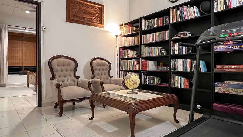 Rumah Teres 2 Tingkat untuk Disewa di Alam Budiman (Shah Alam) - Asman Samsudin - Upstairs Hall Library - PropertyGuru.com.my