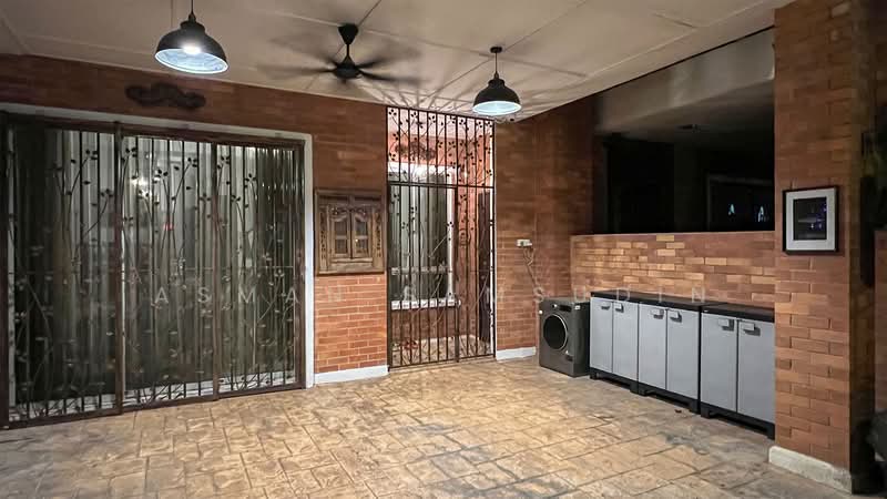 Rumah Teres 2 Tingkat untuk Disewa di Alam Budiman (Shah Alam) - Asman Samsudin - Porch - PropertyGuru.com.my