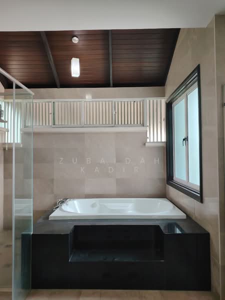 Rumah Banglo untuk Dijual di Mutiara Seputeh (Seputeh) - Zubaidah Kadir - Bathroom - PropertyGuru.com.my