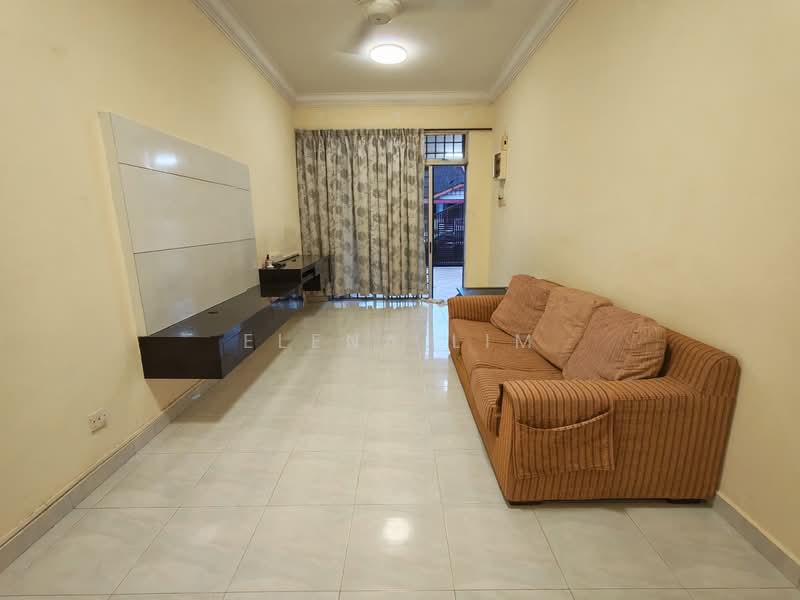 1-storey Terraced House for Rent in Bukit Indah (Iskandar Puteri (Nusajaya)) - Elena Lim - Living Room - PropertyGuru.com.my