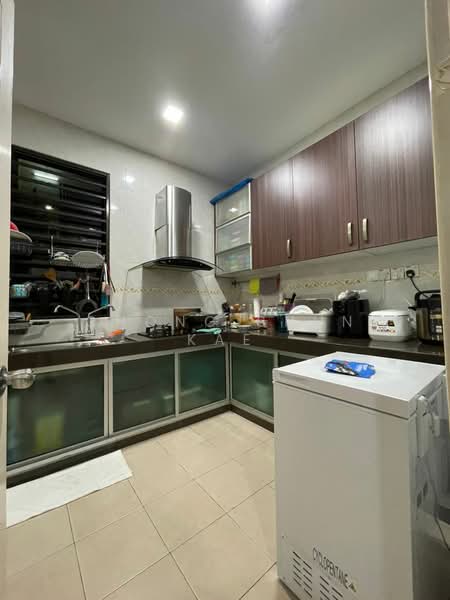 Terraced House for Sale in Bandar Kinrara Seksyen 1 (Bandar Kinrara) - Chong Shun Kae - Kitchen - PropertyGuru.com.my