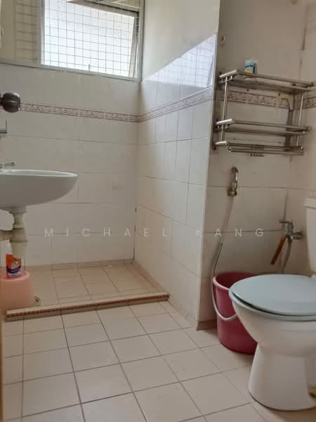 Apartment for Sale at Pangsapuri Saraka - Michael Kang - Bathroom - PropertyGuru.com.my
