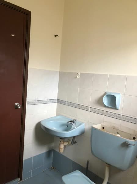 Terraced House for Sale in Putra Heights (Subang Jaya) - Chong Shun Kae - Bathroom - PropertyGuru.com.my