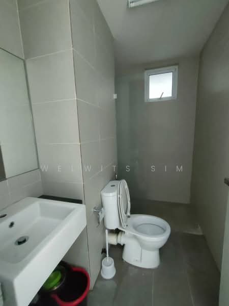 Condominium for Rent at Tropicana Bay Residences - Welwits Sim - Bathroom - PropertyGuru.com.my
