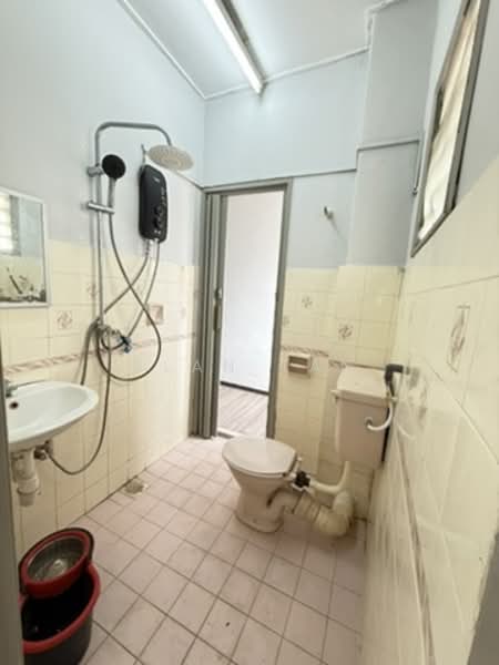 2-storey Terraced House for Sale in Taman Jaya Baru (Cheras) - Alan Tan - Bathroom - PropertyGuru.com.my