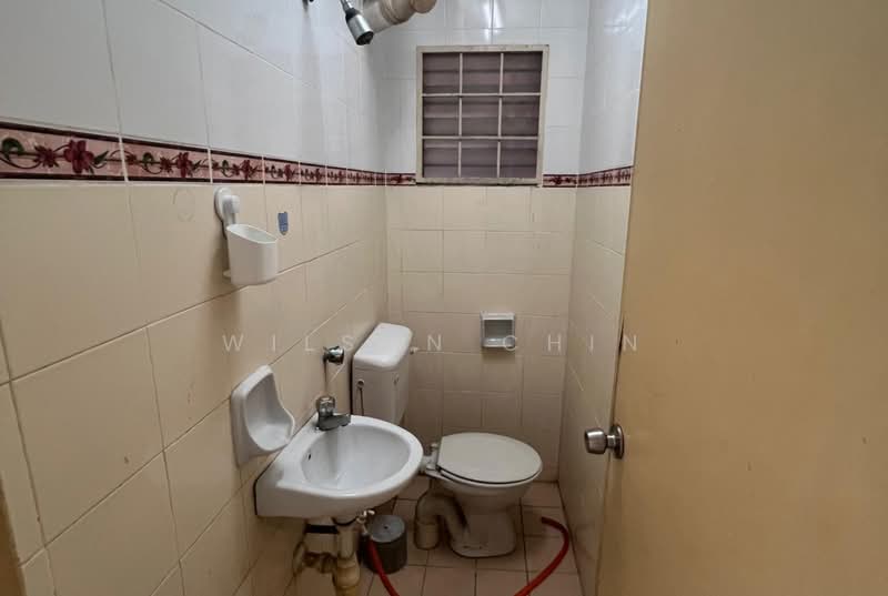 Apartment for Rent at saujana apartment - Wilson Chin - Bathroom - PropertyGuru.com.my