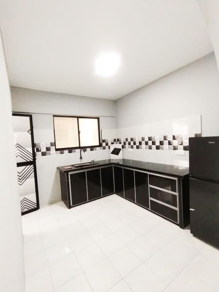 Apartment for Rent at Taman Pekaka Block 31 - Jerry Tan - Kitchen - PropertyGuru.com.my