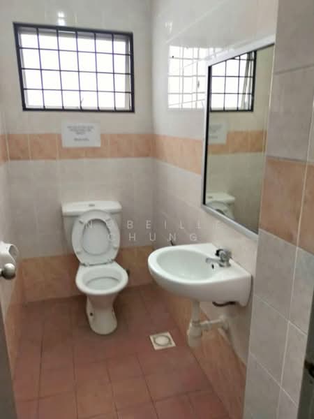 Shop / Office for Rent in Putra Heights (Subang Jaya) - Nobeille Chung - Bathroom - PropertyGuru.com.my