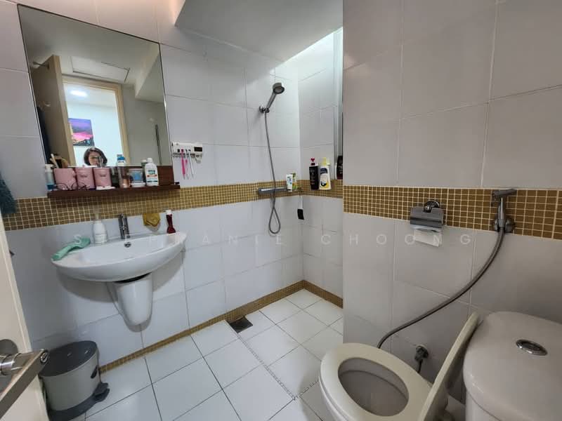Service Residence for Sale at i-Zen @ Kiara 1 - Stephanie Choong - Bathroom - PropertyGuru.com.my