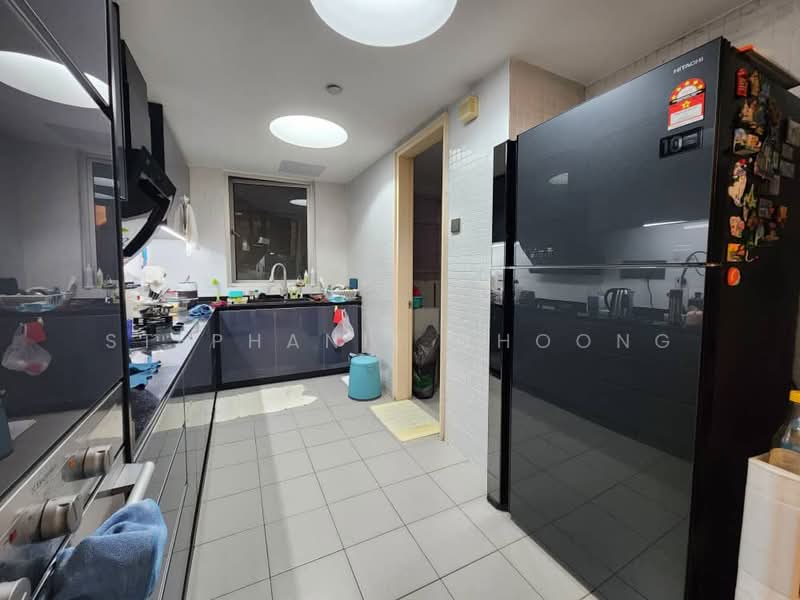 Service Residence for Sale at i-Zen @ Kiara 1 - Stephanie Choong - Kitchen - PropertyGuru.com.my