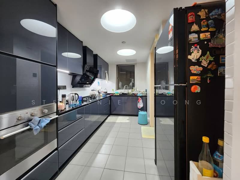 Service Residence for Sale at i-Zen @ Kiara 1 - Stephanie Choong - Kitchen - PropertyGuru.com.my