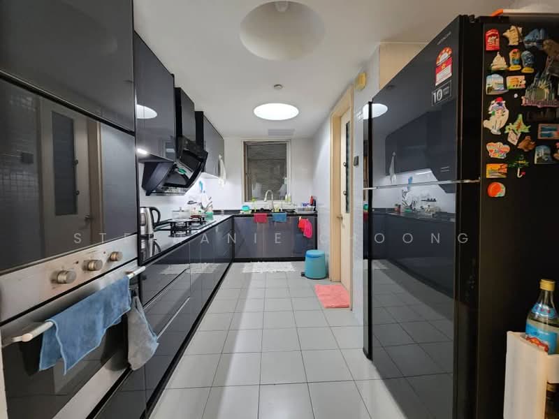 Service Residence for Sale at i-Zen @ Kiara 1 - Stephanie Choong - Kitchen - PropertyGuru.com.my