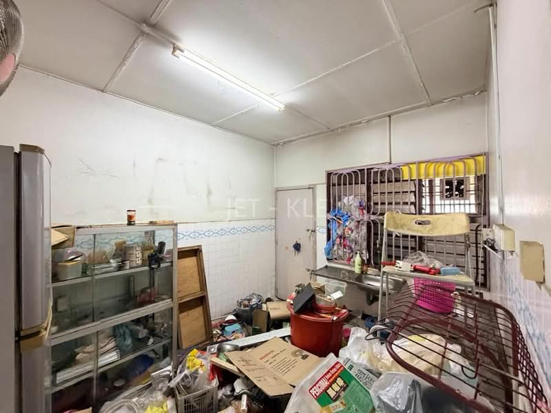 1-storey Terraced House for Sale in Klang (Selangor) - Kelly Lim - Kitchen - PropertyGuru.com.my