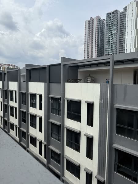 Townhouse for Sale in Seri Kembangan (Selangor) - Manny Lum - Exterior - PropertyGuru.com.my
