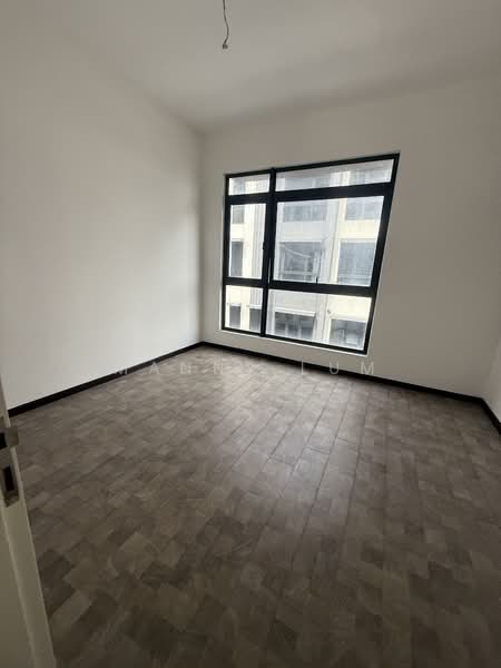 Townhouse for Sale in Seri Kembangan (Selangor) - Manny Lum - Bedroom - PropertyGuru.com.my