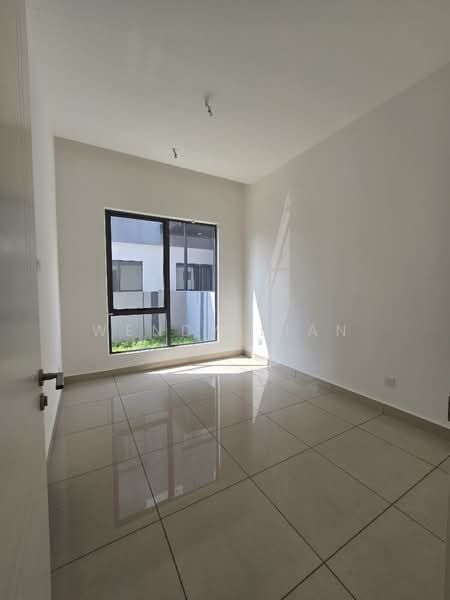 Broadleaf Residences untuk Untuk Dijual - RM 2,450,000, Mac 2026 - GF bedroom w attached Bathroom - PropertyGuru.com.my