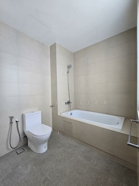 Broadleaf Residences untuk Untuk Dijual - RM 2,450,000, Mac 2026 - Master Bathroom - PropertyGuru.com.my