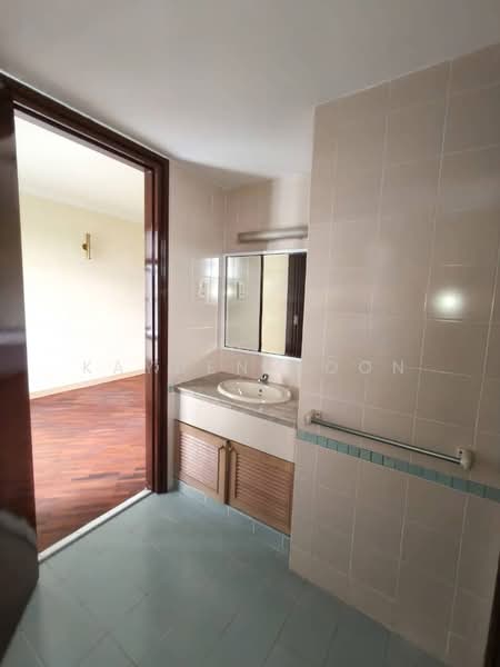Condominium for Sale at The Straits View Condominium - Kayden Voon - Bathroom - PropertyGuru.com.my