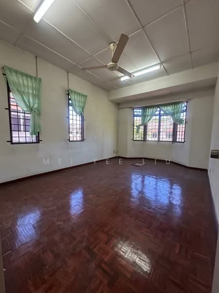 2-storey Terraced House for Sale in Taman Cheng Perdana 1 (Cheng) - Mei Yee Liu - Living Room - PropertyGuru.com.my