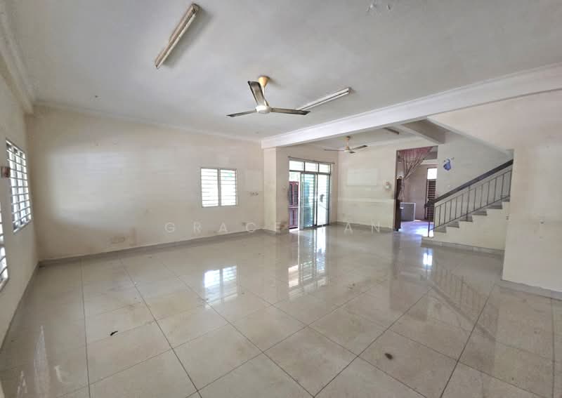 2-storey Terraced House for Sale in Puchong (Selangor) - Grace Tan - Living Room - PropertyGuru.com.my