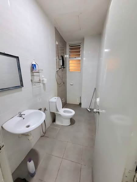 Service Residence for Rent at Bsp Skypark - MISS LIM - Bathroom - PropertyGuru.com.my