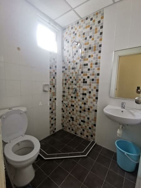 Condominium for Rent at Bayswater Resort Condominium - Alex Lim - Bathroom - PropertyGuru.com.my