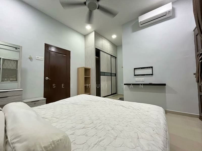 2-storey Terraced House for Rent in Taman Sea (Petaling Jaya) - See Hui Tan - Bedroom - PropertyGuru.com.my
