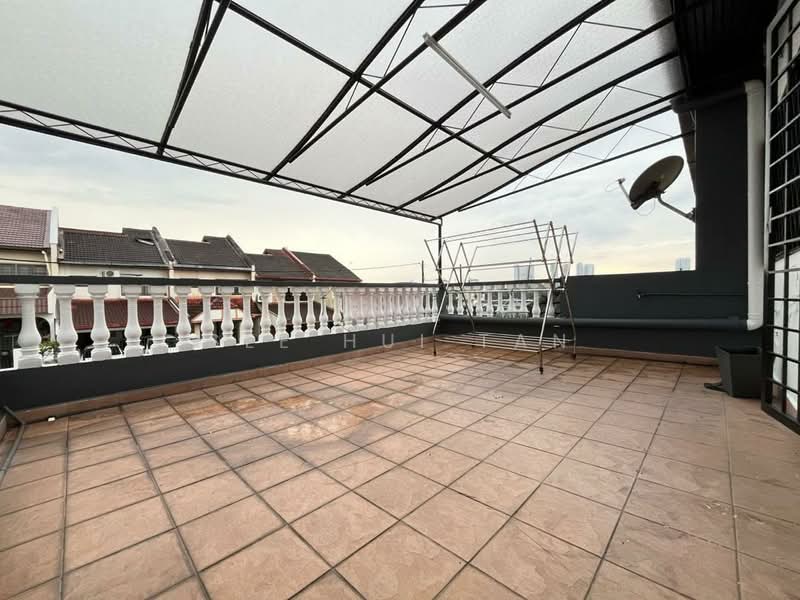 2-storey Terraced House for Rent in Taman Sea (Petaling Jaya) - See Hui Tan - Balcony - PropertyGuru.com.my